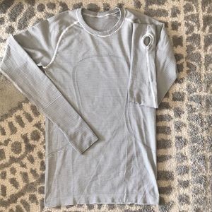 Lululemon size 6 white/black strip top